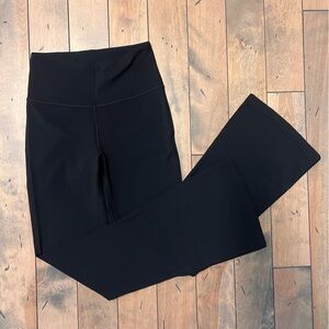 Lululemon Groove Nulu Super-High-Rise
Flared Pant Regular